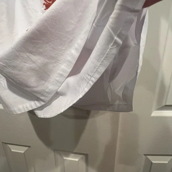 J Marie brand flutter sleeve embroidered blouse - Picture 8 of 9